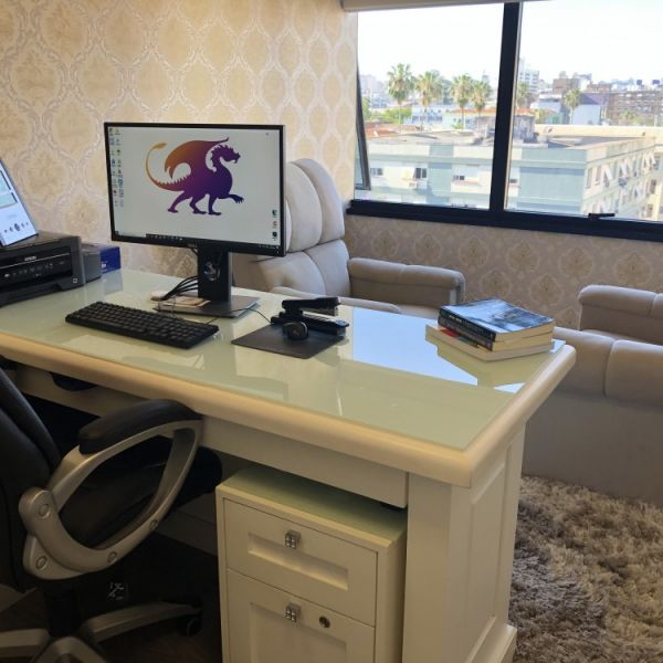 Quem somos - A DRAGON - Transformação & Prosperidade Empresarial é orientada pelas seguintes definições estratégicas:
CORE BUSINESS
Transformação & Prosperidade Empresarial
PROPÓSITO
Impactar no desenvolvimento social.
MISSÃO
Promover a transformação e a prosperidade empresarial com abordagem sistêmica, técnica e comportamental, focando o desenvolvimento social.
VISÃO DE FUTURO
Deixar como legado para futuras gerações, uma sociedade mais desenvolvida, justa e com melhor qualidade de vida. 