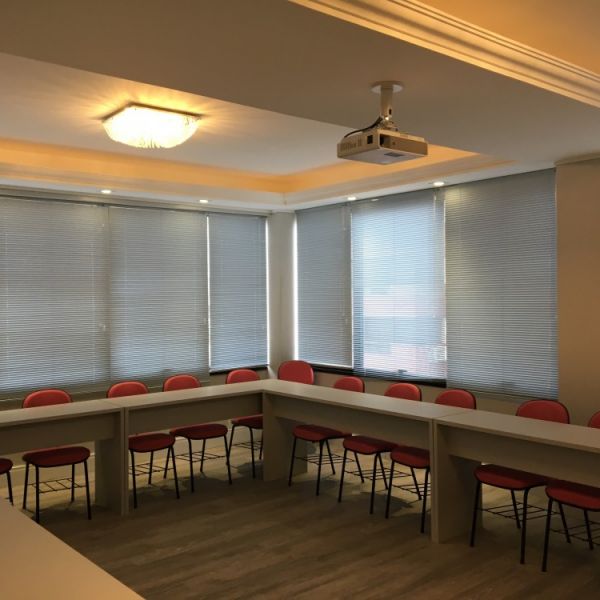 Quem somos - A DRAGON - Transformação & Prosperidade Empresarial é orientada pelas seguintes definições estratégicas:
CORE BUSINESS
Transformação & Prosperidade Empresarial
PROPÓSITO
Impactar no desenvolvimento social.
MISSÃO
Promover a transformação e a prosperidade empresarial com abordagem sistêmica, técnica e comportamental, focando o desenvolvimento social.
VISÃO DE FUTURO
Deixar como legado para futuras gerações, uma sociedade mais desenvolvida, justa e com melhor qualidade de vida. 