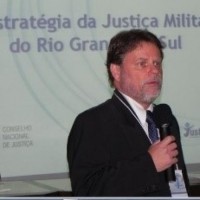 Prof. Me. Fábio Heinen - A DRAGON - Transformação & Prosperidade Empresarial é orientada pelas seguintes definições estratégicas:
CORE BUSINESS
Transformação & Prosperidade Empresarial
PROPÓSITO
Impactar no desenvolvimento social.
MISSÃO
Promover a transformação e a prosperidade empresarial com abordagem sistêmica, técnica e comportamental, focando o desenvolvimento social.
VISÃO DE FUTURO
Deixar como legado para futuras gerações, uma sociedade mais desenvolvida, justa e com melhor qualidade de vida. 